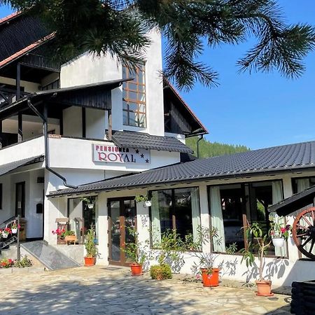 Royal Bucovina Residence Adults Only-Self Check-In Campulung Moldovenesc Ngoại thất bức ảnh
