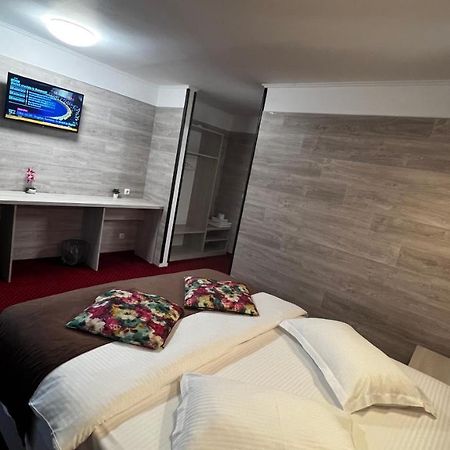 Royal Bucovina Residence Adults Only-Self Check-In Campulung Moldovenesc Ngoại thất bức ảnh