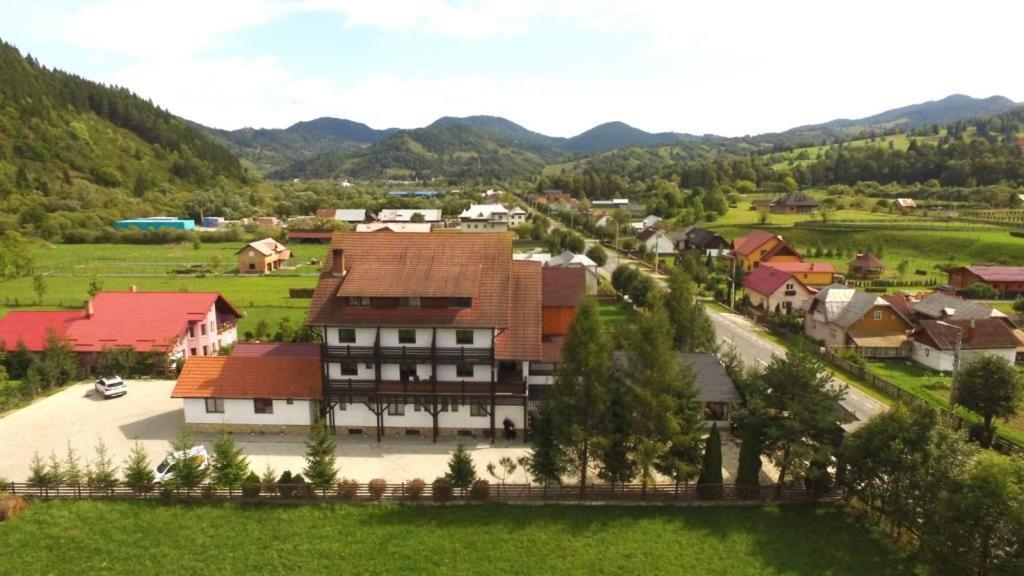 Royal Bucovina Residence Adults Only-Self Check-In Campulung Moldovenesc Ngoại thất bức ảnh