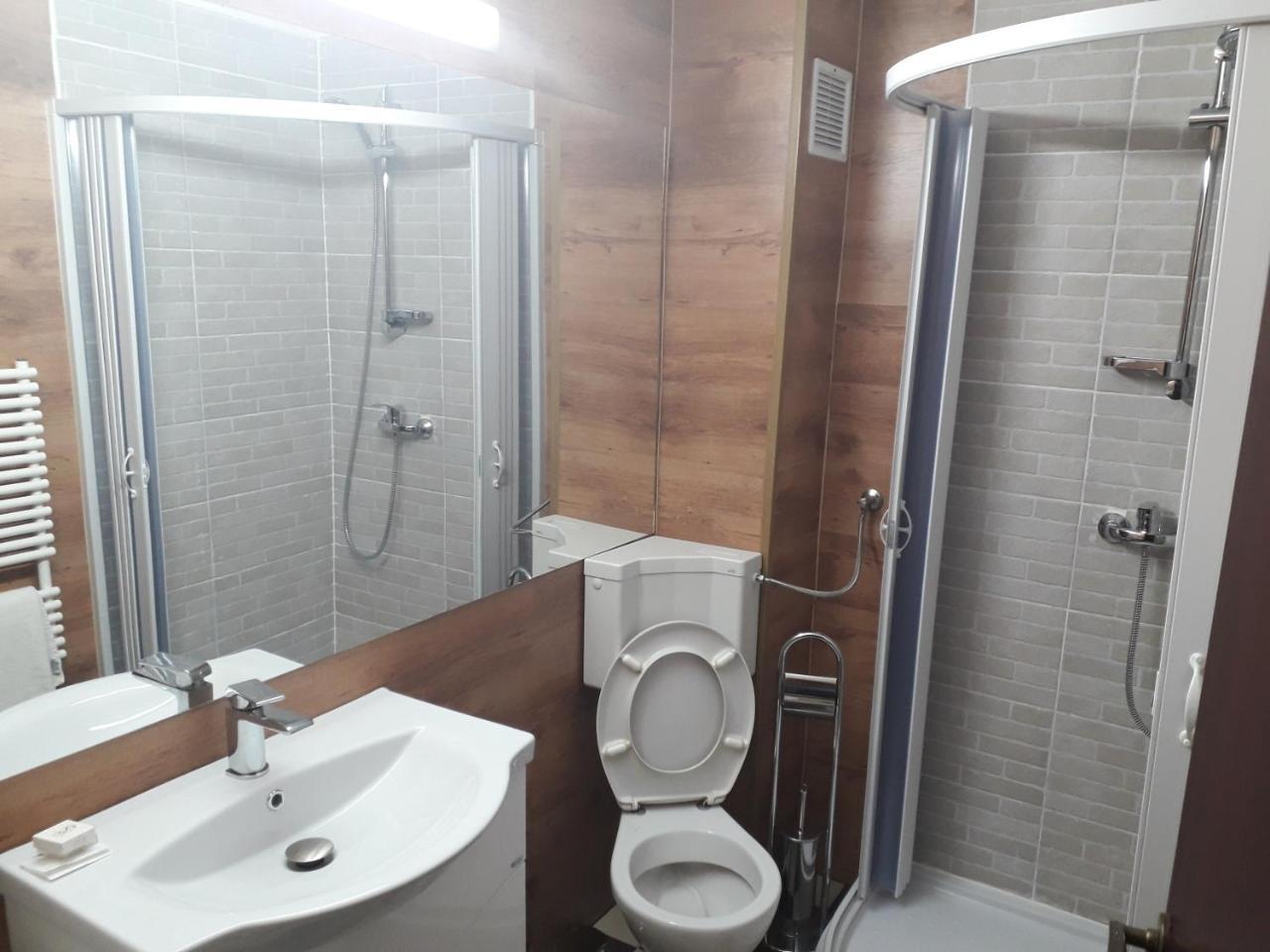 Royal Bucovina Residence Adults Only-Self Check-In Campulung Moldovenesc Ngoại thất bức ảnh
