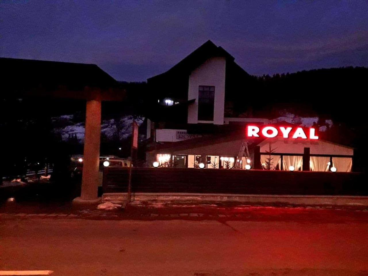 Royal Bucovina Residence Adults Only-Self Check-In Campulung Moldovenesc Ngoại thất bức ảnh